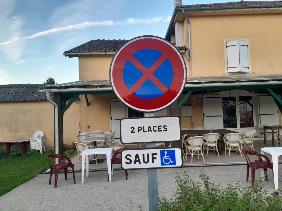Auberge La Marchadaine Montrollet Exteriör bild